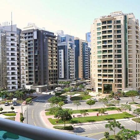 Care Holiday Homes Apartments Barsha Heights Дубай Экстерьер фото